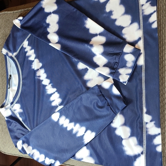 Pretty Garden Sweatshirt - Picture 12 of 14